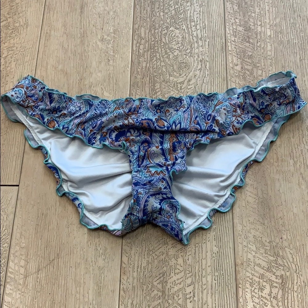 Victoria’s Secret Scrunchy Butt Bikini